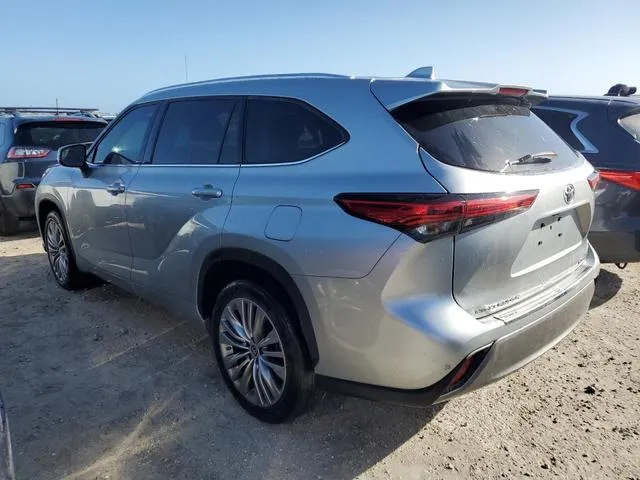 5TDFZRAH0NS109183 2022 2022 Toyota Highlander- Platinum 2