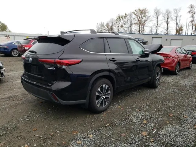 5TDHBRCH7MS069774 2021 2021 Toyota Highlander- Hybrid Xle 3