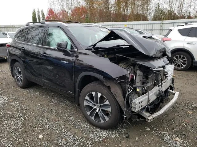 5TDHBRCH7MS069774 2021 2021 Toyota Highlander- Hybrid Xle 4