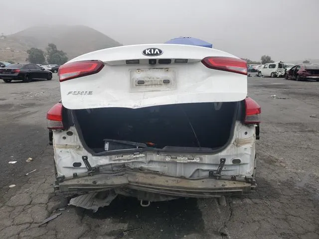 3KPFK4A72JE256933 2018 2018 KIA Forte- LX 6