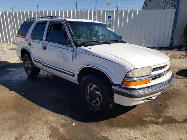 1GNDT13W812168142 2001 2001 Chevrolet Blazer 4