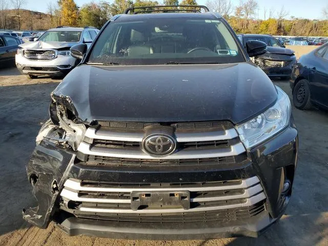 5TDJZRFH8HS363960 2017 2017 Toyota Highlander- SE 5