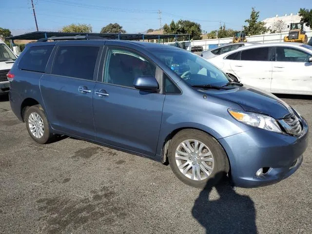 5TDYK3DC5ES499322 2014 2014 Toyota Sienna- Xle 4