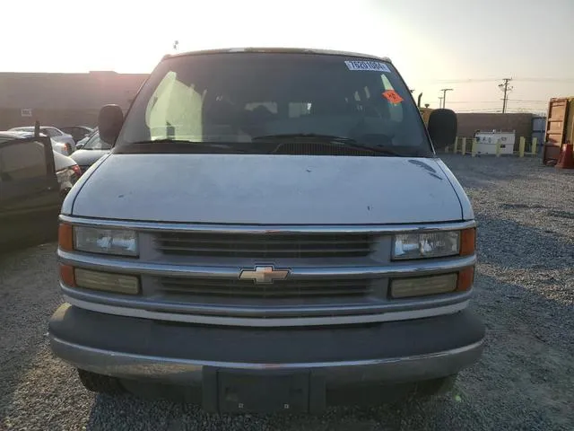 1GAHG39R321113335 2002 2002 Chevrolet Express 5