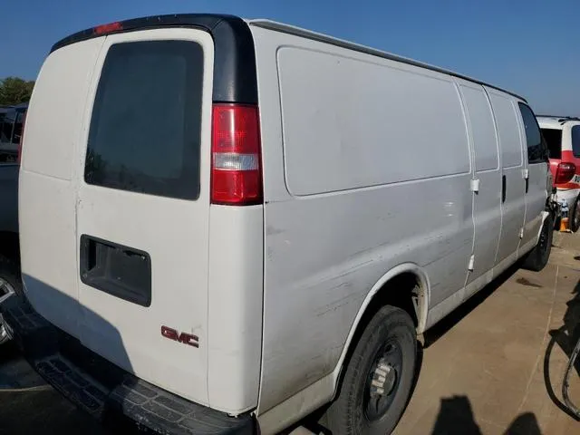 1GCWGBFB5L1164143 2020 2020 Chevrolet Express 3