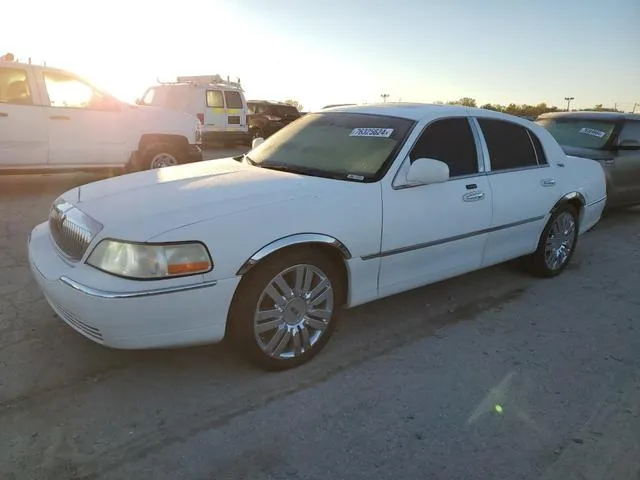 1LNHM82W43Y695754 2003 2003 Lincoln Town Car- Signature 1