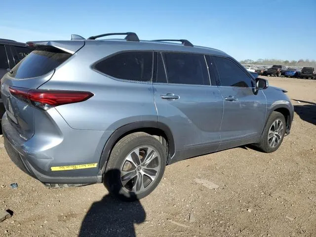 5TDHZRBH2MS060736 2021 2021 Toyota Highlander- Xle 3