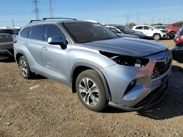 5TDHZRBH2MS060736 2021 2021 Toyota Highlander- Xle 4