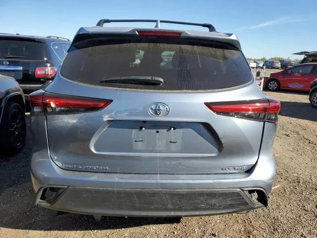 5TDHZRBH2MS060736 2021 2021 Toyota Highlander- Xle 6