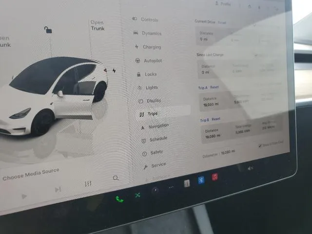 7SAYGDEF0NF532881 2022 2022 Tesla MODEL Y 9