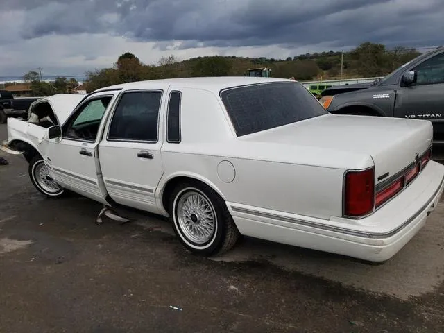 1LNLM82W6VY681822 1997 1997 Lincoln Town Car- Signature 2