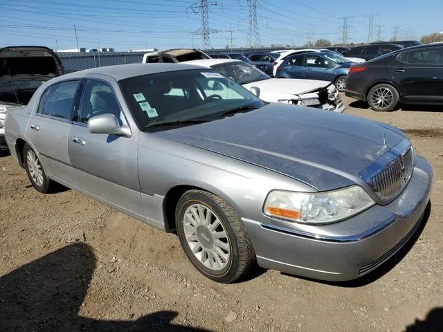 1LNHM81W04Y674645 2004 2004 Lincoln Town Car- Executive 4