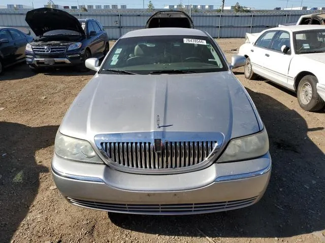 1LNHM81W04Y674645 2004 2004 Lincoln Town Car- Executive 5