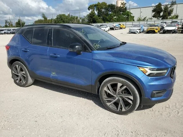 YV4162UM0M2467891 2021 2021 Volvo XC40- T5 R-Design 4