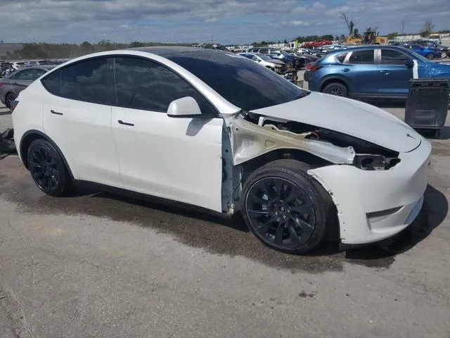 5YJYGDEEXLF008431 2020 2020 Tesla MODEL Y 4