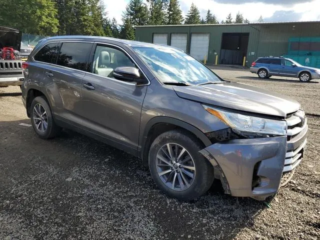 5TDJZRFH5KS601397 2019 2019 Toyota Highlander- SE 4