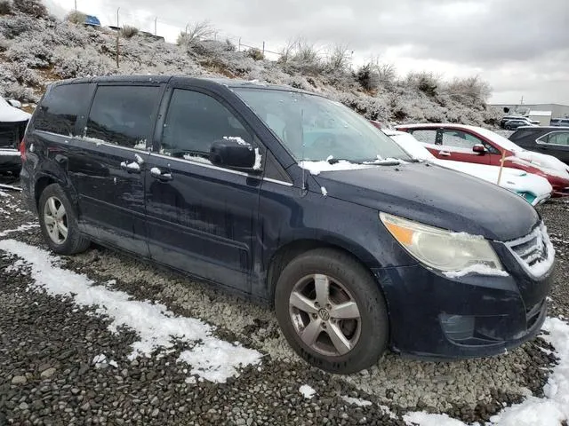 2V4RW3D17AR174218 2010 2010 Volkswagen Routan- SE 4