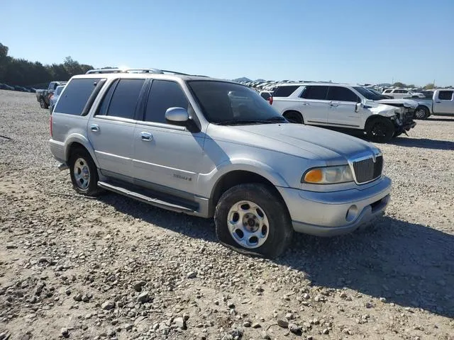 5LMFU28A1YLJ33053 2000 2000 Lincoln Navigator 4