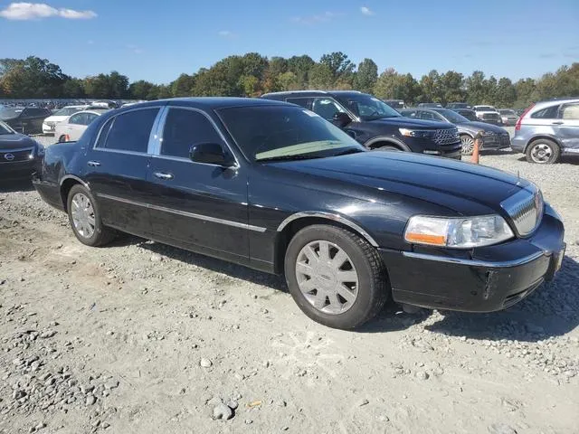 1LNHM83V17Y613278 2007 2007 Lincoln Town Car- Designer 4