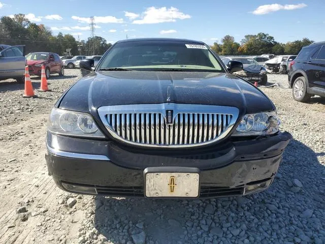 1LNHM83V17Y613278 2007 2007 Lincoln Town Car- Designer 5