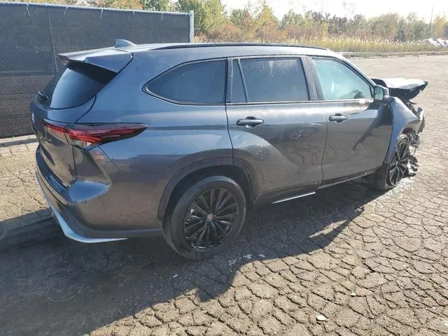 5TDKDRAH5RS537527 2024 2024 Toyota Highlander- LE 3