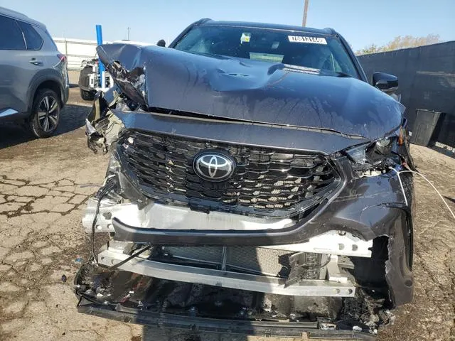 5TDKDRAH5RS537527 2024 2024 Toyota Highlander- LE 5