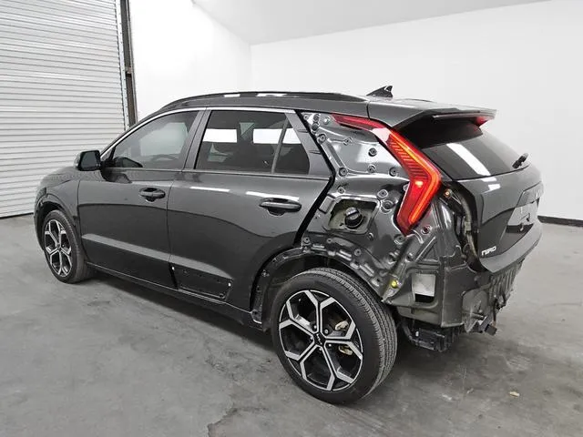 KNDCR3LE5P5046996 2023 2023 KIA Niro- EX 2