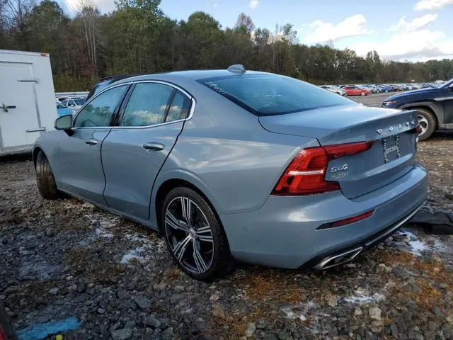 7JRL12FL1NG172755 2022 2022 Volvo S60- B5 Inscription 2