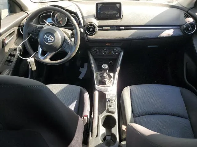 3MYDLBZV3GY114823 2016 2016 Toyota Scion 8