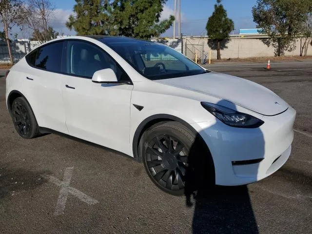 5YJYGDEE0MF248041 2021 2021 Tesla MODEL Y 4