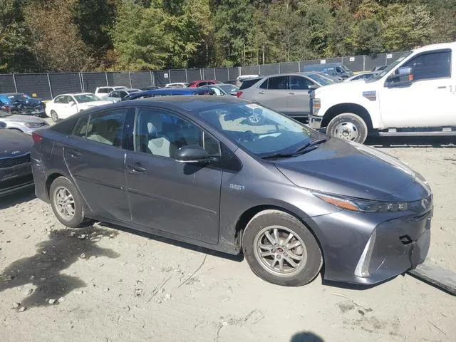 JTDKARFP5J3081351 2018 2018 Toyota Prius 4