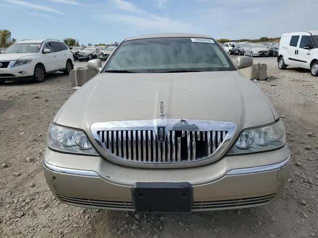 1LNHM82W07Y624752 2007 2007 Lincoln Town Car- Signature Lim 5