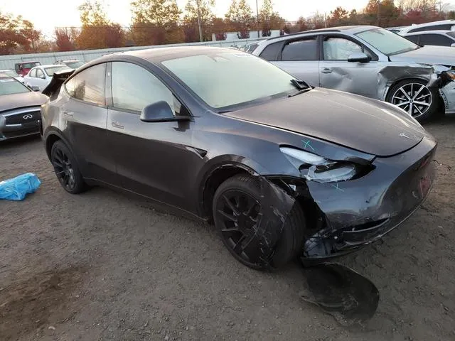 7SAYGDEE8RA252555 2024 2024 Tesla MODEL Y 4