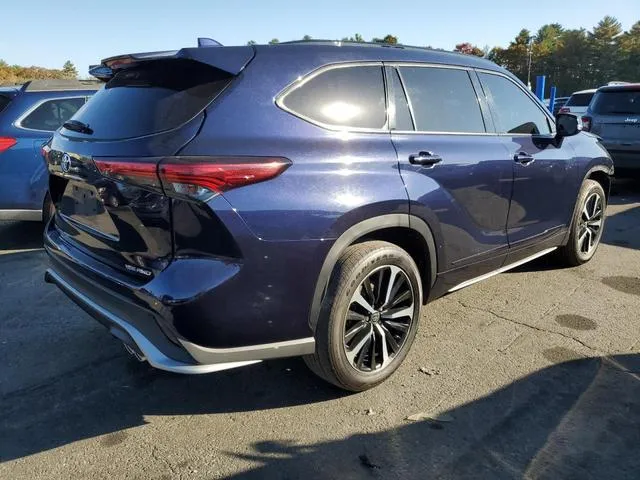 5TDJZRBH5MS091660 2021 2021 Toyota Highlander- Xse 3