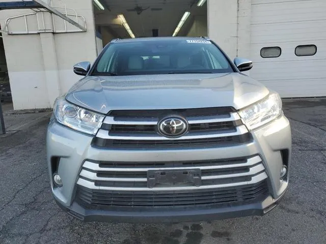 5TDJZRFH7KS593951 2019 2019 Toyota Highlander- SE 5