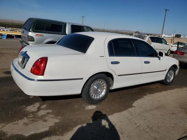 1LNHM81W1XY629122 1999 1999 Lincoln Town Car- Executive 3