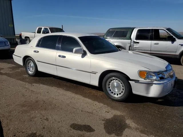 1LNHM81W1XY629122 1999 1999 Lincoln Town Car- Executive 4