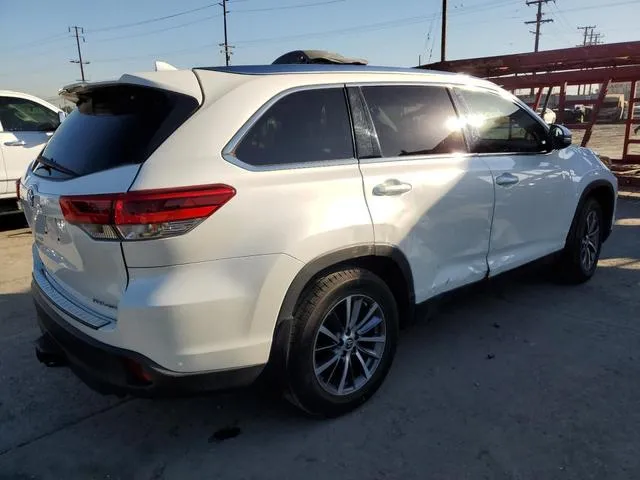 5TDJZRFH5KS628096 2019 2019 Toyota Highlander- SE 3