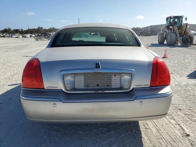 1LNHM83W64Y660553 2004 2004 Lincoln Town Car- Ultimate 6