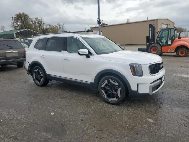 5XYP3DGC1PG380256 2023 2023 KIA Telluride- EX 4