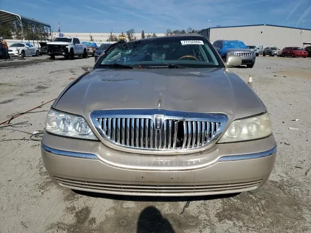 1LNHM85W94Y672371 2004 2004 Lincoln Town Car- Ultimate Long 5