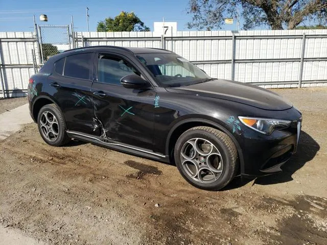 ZASFAKPNXJ7B66434 2018 2018 Alfa Romeo Stelvio- Sport 4