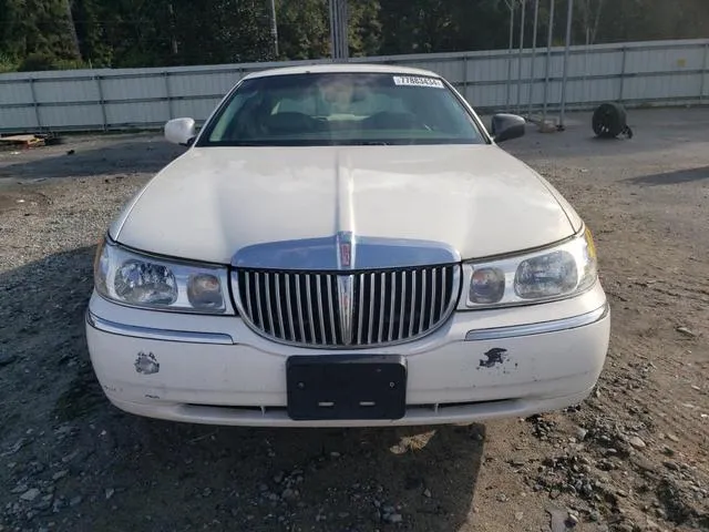 1LNHM81W51Y712740 2001 2001 Lincoln Town Car- Executive 5