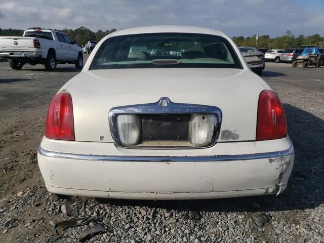 1LNHM81W51Y712740 2001 2001 Lincoln Town Car- Executive 6