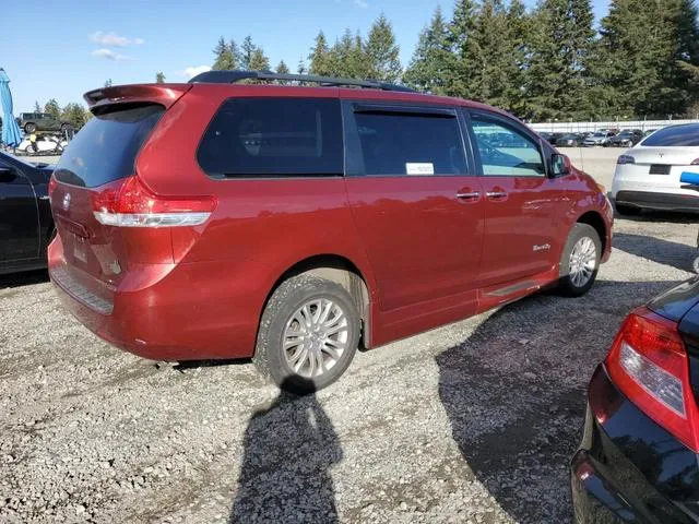 5TDYK3DC9ES407337 2014 2014 Toyota Sienna- Xle 3