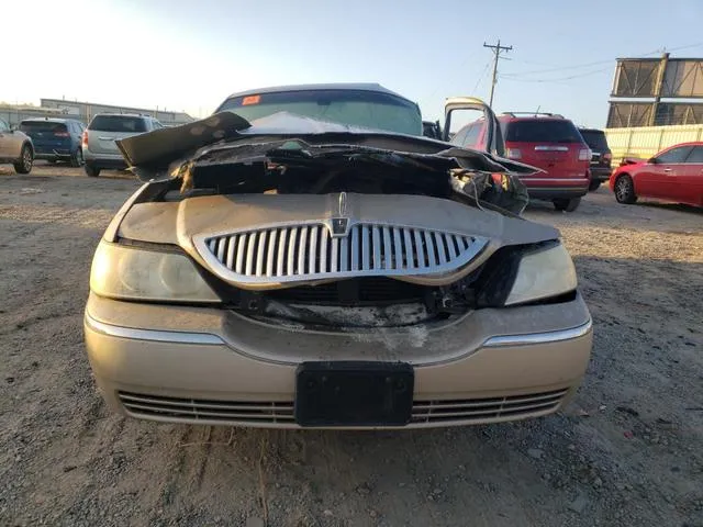 1LNHM81W15Y645494 2005 2005 Lincoln Town Car- Signature 5