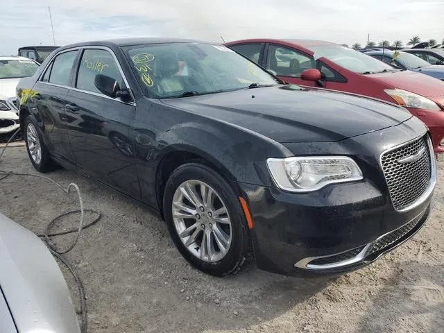 2C3CCAAGXGH330924 2016 2016 Chrysler 300- Limited 4