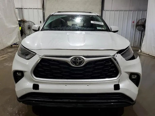 5TDGZRBH6NS255994 2022 2022 Toyota Highlander- Xle 5