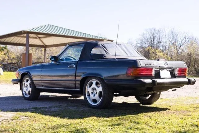 WDBBA48D6JA089118 1988 1988 Mercedes-Benz 560- SL 3