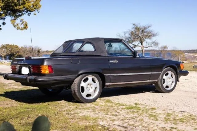 WDBBA48D6JA089118 1988 1988 Mercedes-Benz 560- SL 4